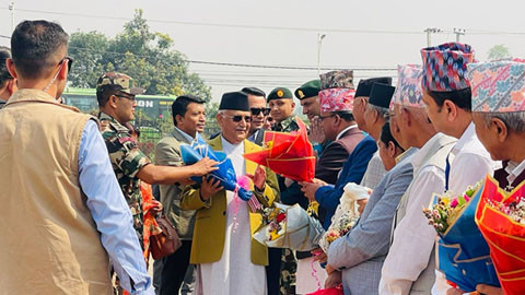 प्रधानमन्त्री ओली लुम्बिनीमा, मुख्यमन्त्री आचार्यद्वारा स्वागत