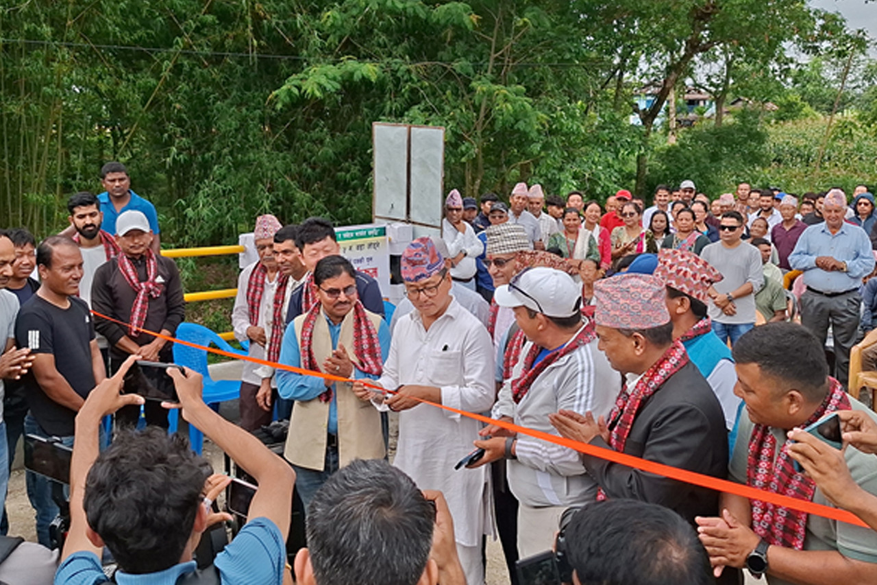 झापाको हल्दिबारीमा भुतेनी खोलामा पुल निर्माण, राजेन्द्र लिङ्देनले उद्घाटन