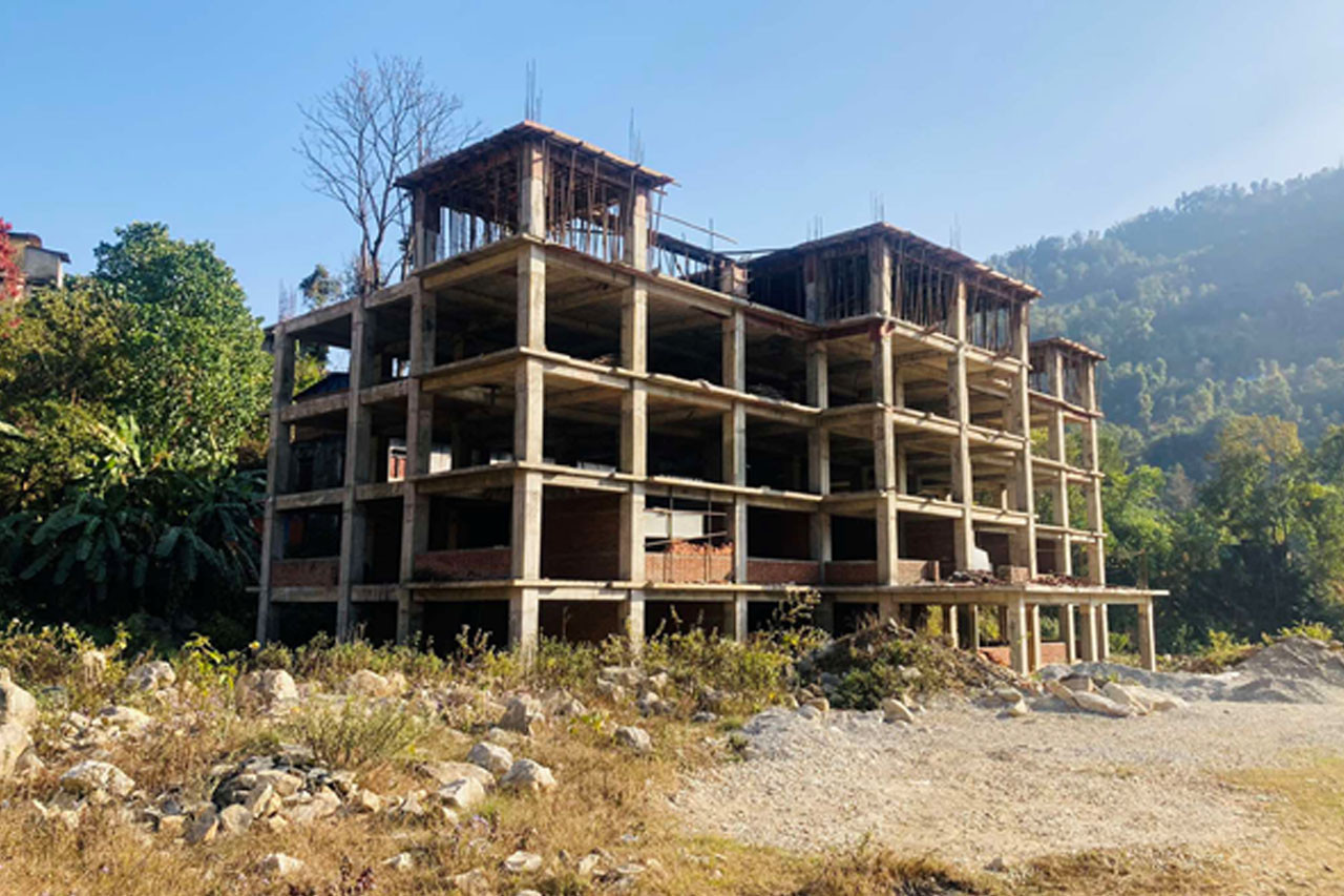 जैमिनी नगरपालिकाको भवन निर्माणमा ढिलाइ