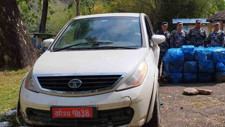 धनकुटामा सशस्त्र प्रहरीद्वारा गाँजासहित कार नियन्त्रणमा, चालक फरार