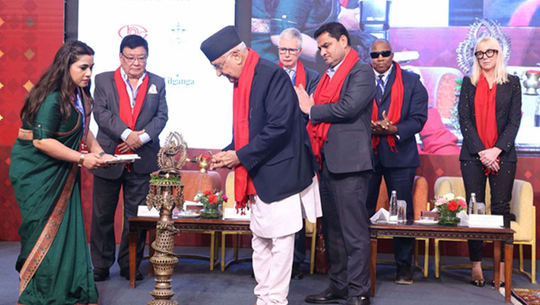प्रधानमन्त्री ओलीद्वारा राष्ट्रिय स्वास्थ्य बिमामा आँखा स्वास्थ्यलाई समायोजन गर्ने प्रतिबद्धता