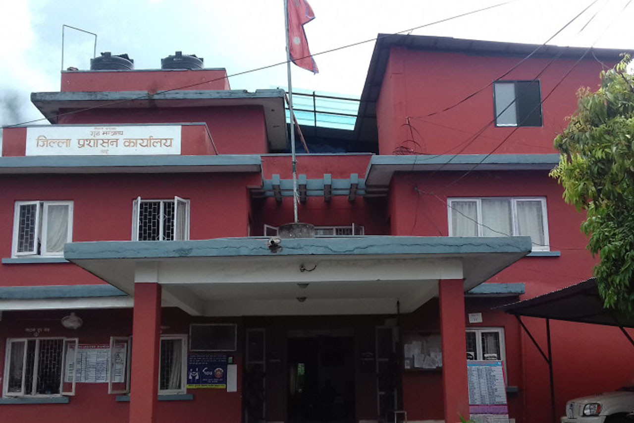 तनहुँ प्रशासनद्वारा विपद् प्रभावितलाई एक करोड अनुदान वितरण